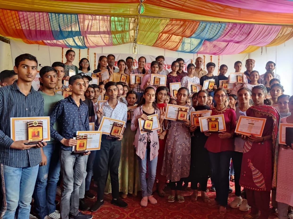 Sanskar Sanstha honored 107 promising people in the Pratibha Samman ceremony