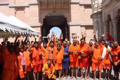 Sawan 2022: 20 years old  tradition of  Kanwar seva will broken in Varanasi even after pleading with PM to DM