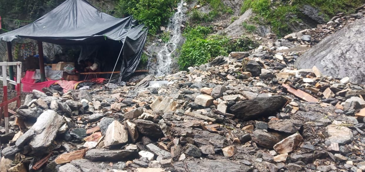 Weather update: 203 roads including 10 state highways closed, Ghansali-Tilwara road will be able to open after a month