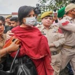 जम्मू कोर्ट में पेश होने के लिए जाती रूबिया सईद