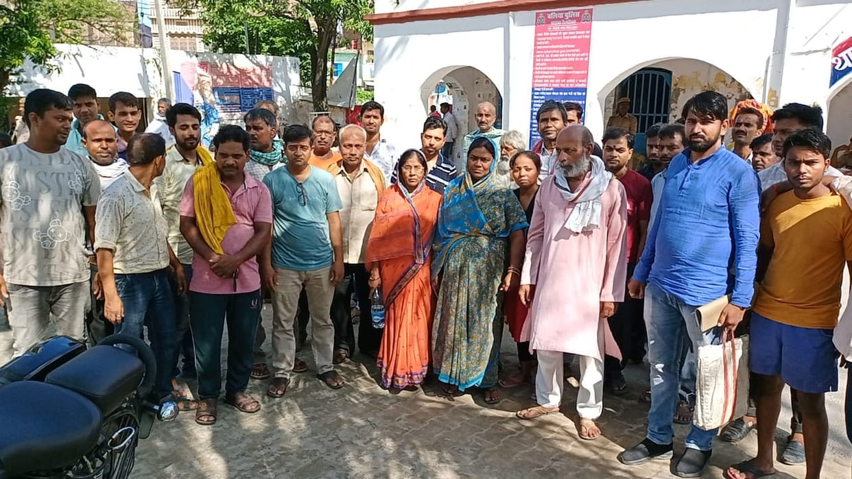 Shopkeepers complain of access to Kotwali against illegal recovery
