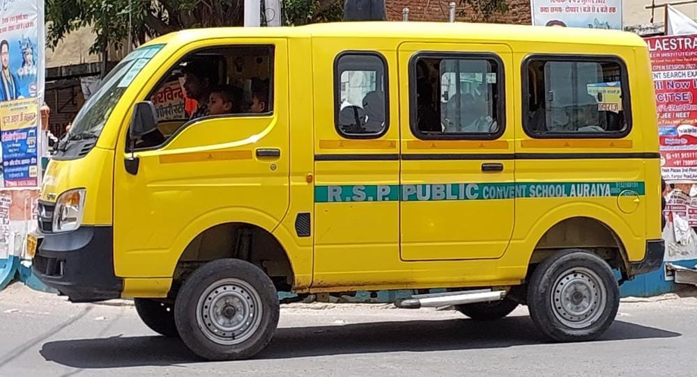 Auraiya, Transport department silent, arbitrariness of school vehicles moving