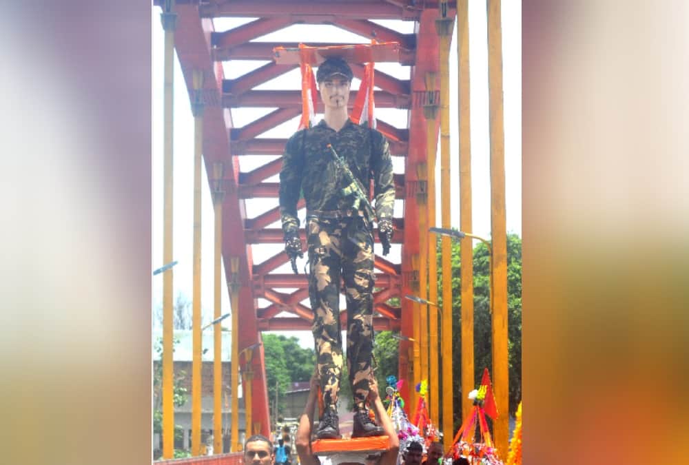 Kanwar Yatra 2022: Noida Youth took Soldier statue in his kanwar photos