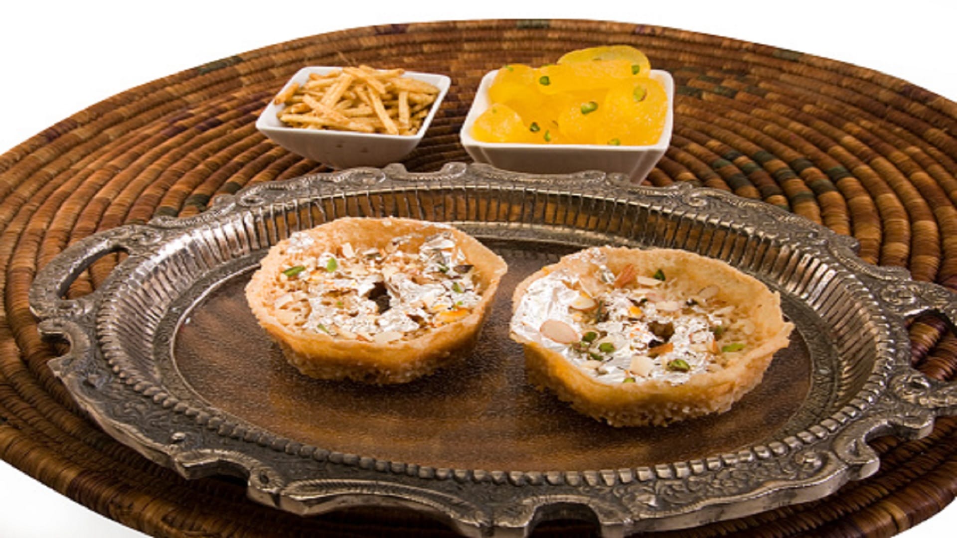 Hariyali Teej 2023 date offer these sweets to mata parvati and lord shiva hariyali teej ke bhog