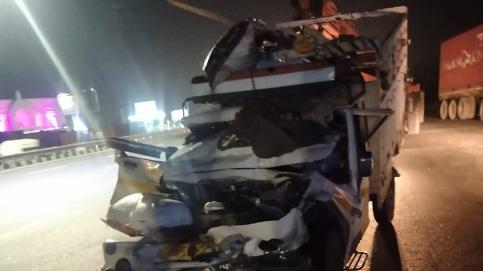 Pickup collided with truck in sonipat