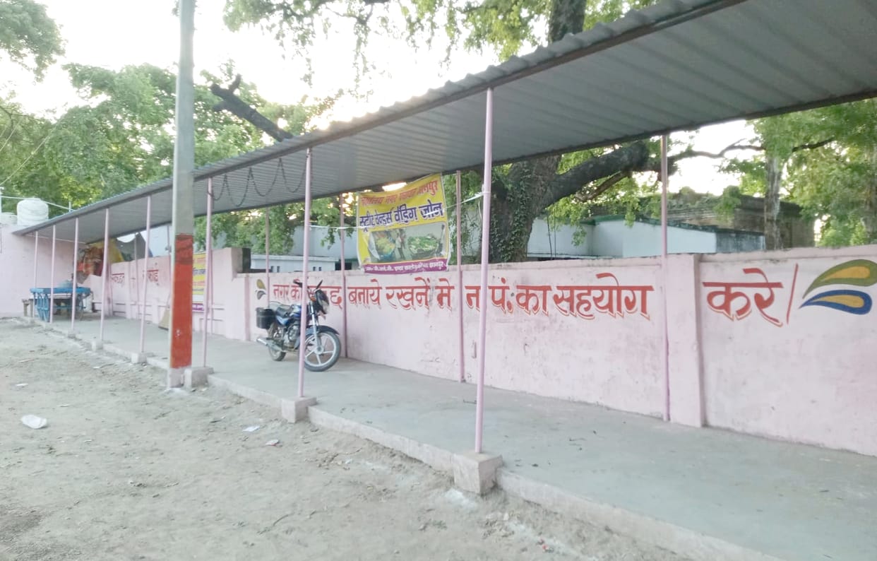 Even after spending lakhs, shopkeepers did not go to the vending zone, became a showpiece