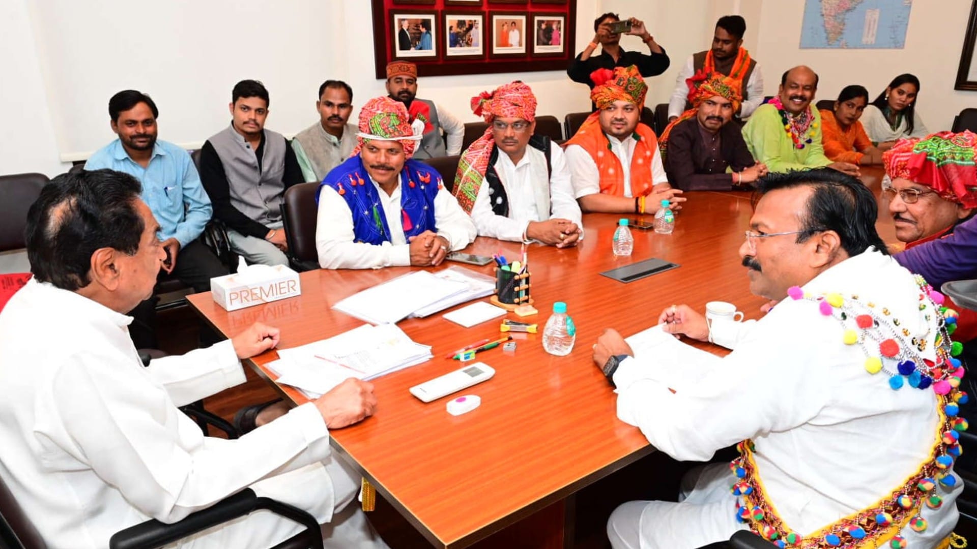 President Election: Full politics on the issue of tribals in the state, BJP leaders dressed in tribal garb to seek votes in favor of Murmu from Kamal Nath