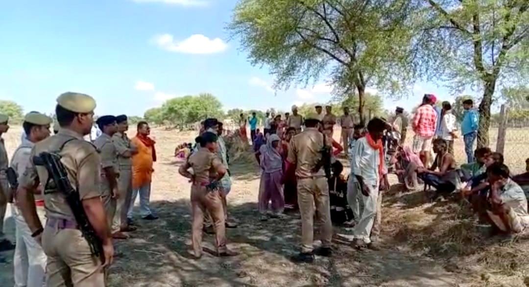lover played a bloody game on the middle road in banda, six stabbeds on the girlfriend, died on the spot