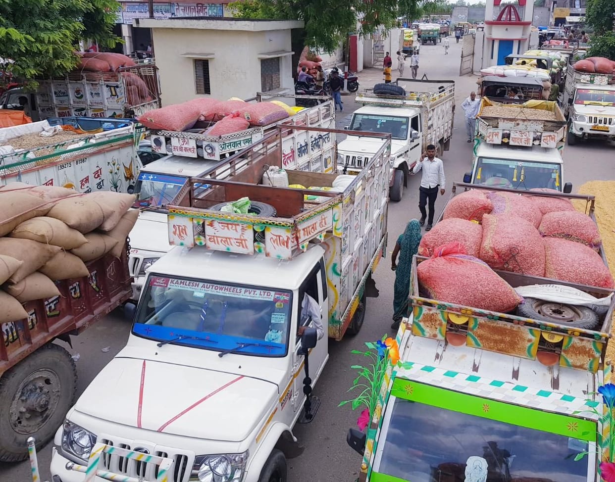 There was a jam near the market, the vehicles came out crawling