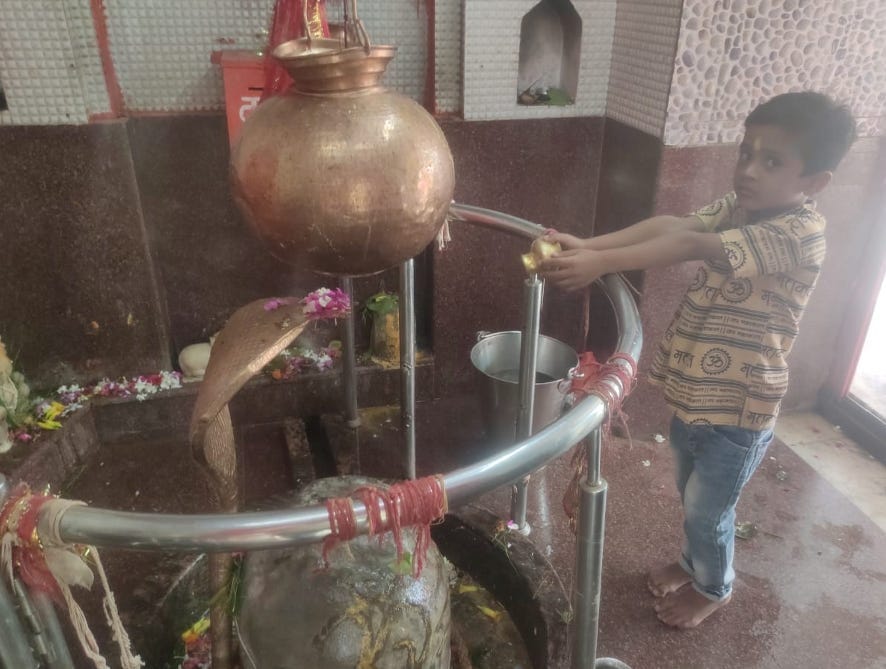 Devotees gathered in Shiva temples on the first day of Sawan