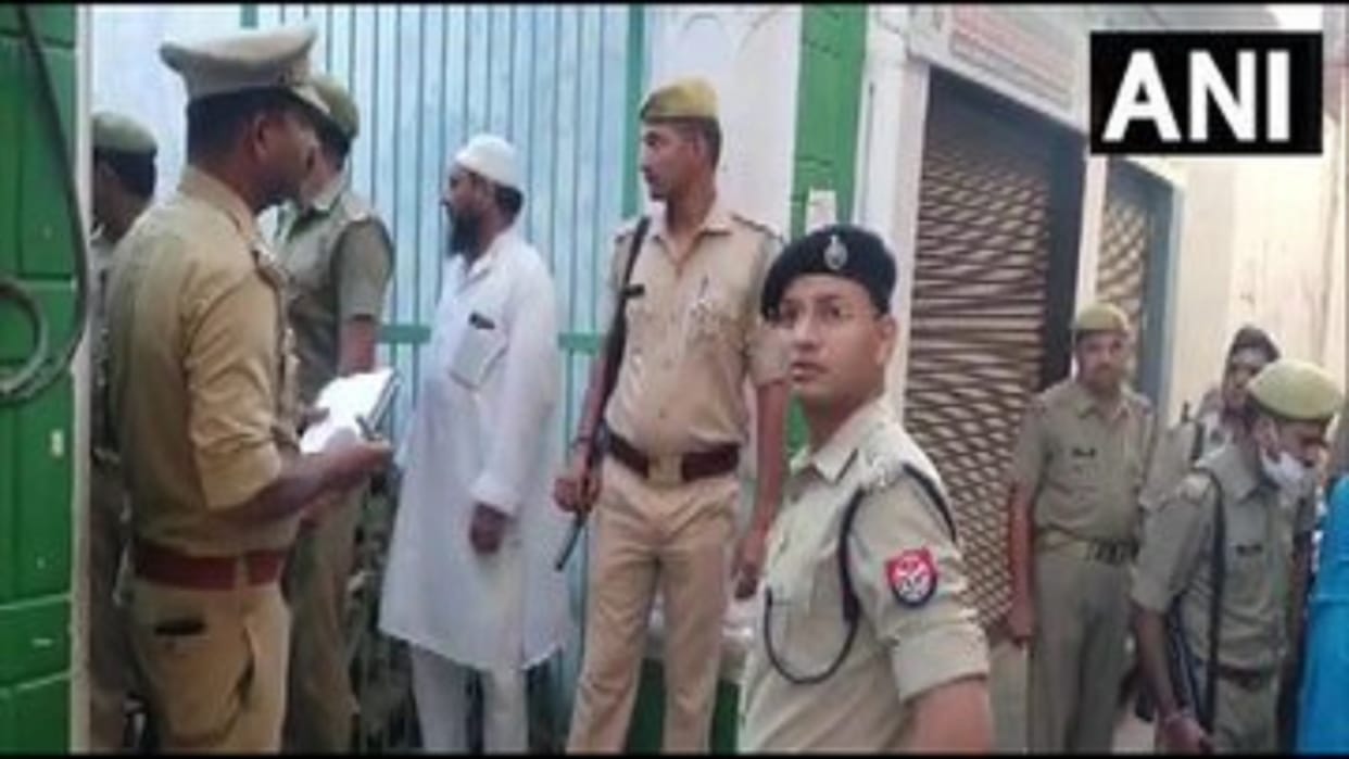 Old man offering namaz in khurja mosque shot dead