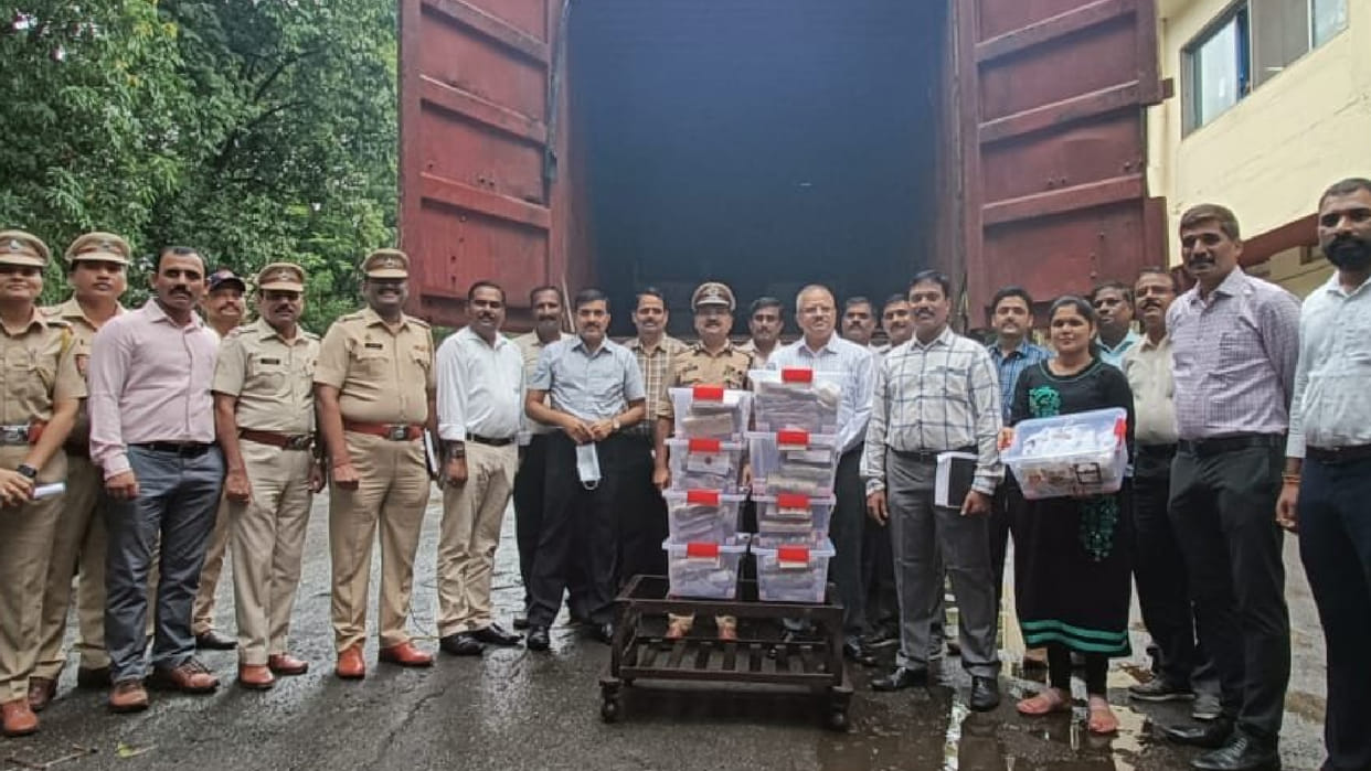 Morphine worth Rs 365 crore seized near Mumbai Latest News Update