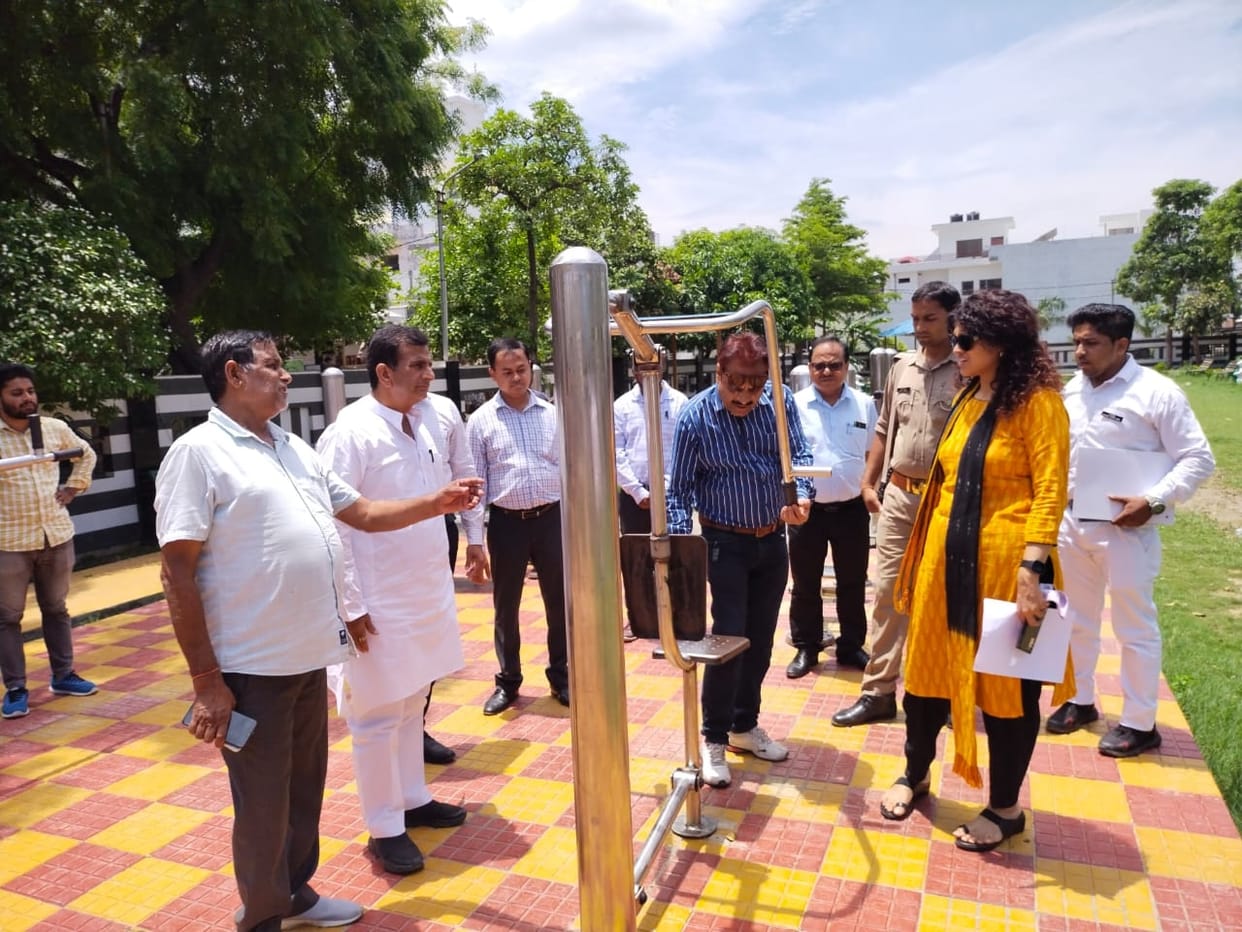 Municipal commissioner inspected and saw the condition of the parks