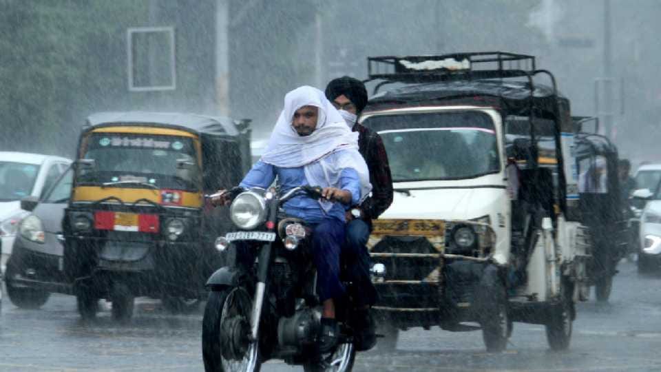 Drop in temperature recorded in Amritsar due to rain