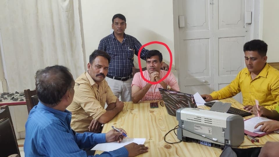 Jabalpur: Project engineer in charge arrested for taking bribe of 30 thousand, demanded money in the name of withdrawing the stalled amount of the bill