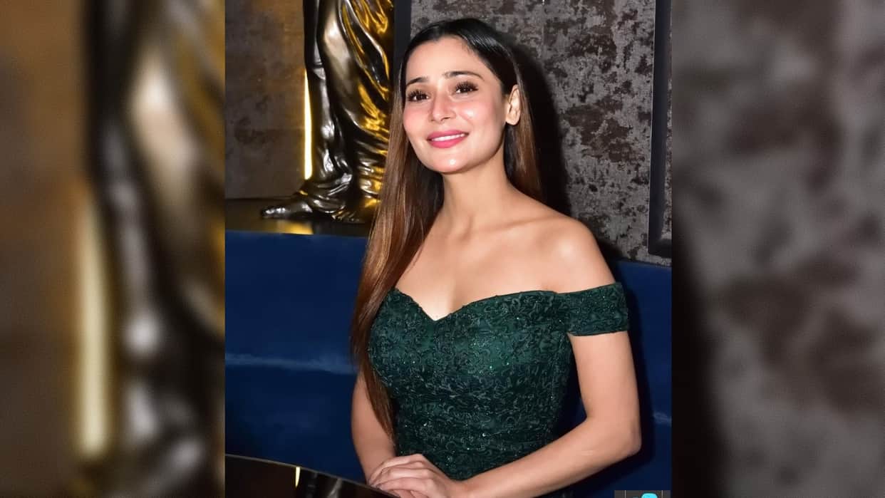 report  divorced actress sara khan is now dating pilot shantanu raje see couple pics