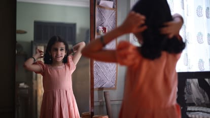 Shabaash Mithu Movie Review by Pankaj Shukla in Hindi Taapsee Pannu Movie Srijit Mukherji Priya Aven Indian Team World Cup 2017