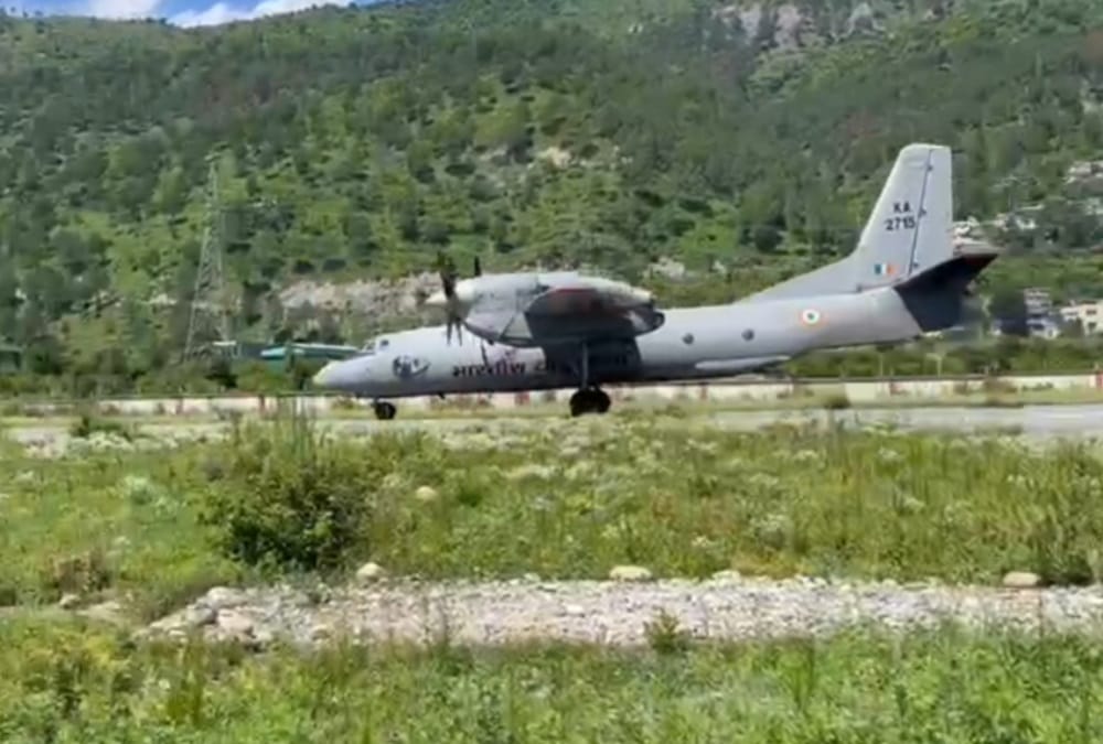 Uttarakhand news: aircraft AN 32 reached Chinyalisaur from Air Force Gwalior airbase For the first time