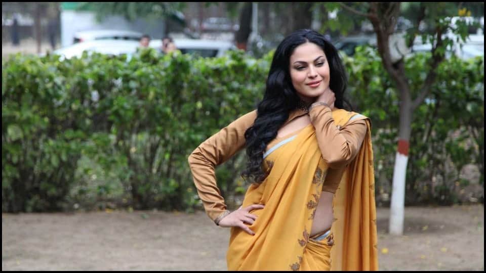 Flopped Pakistani Actress in Bollywood Industry Veena Malik Sara Loren mahira khan