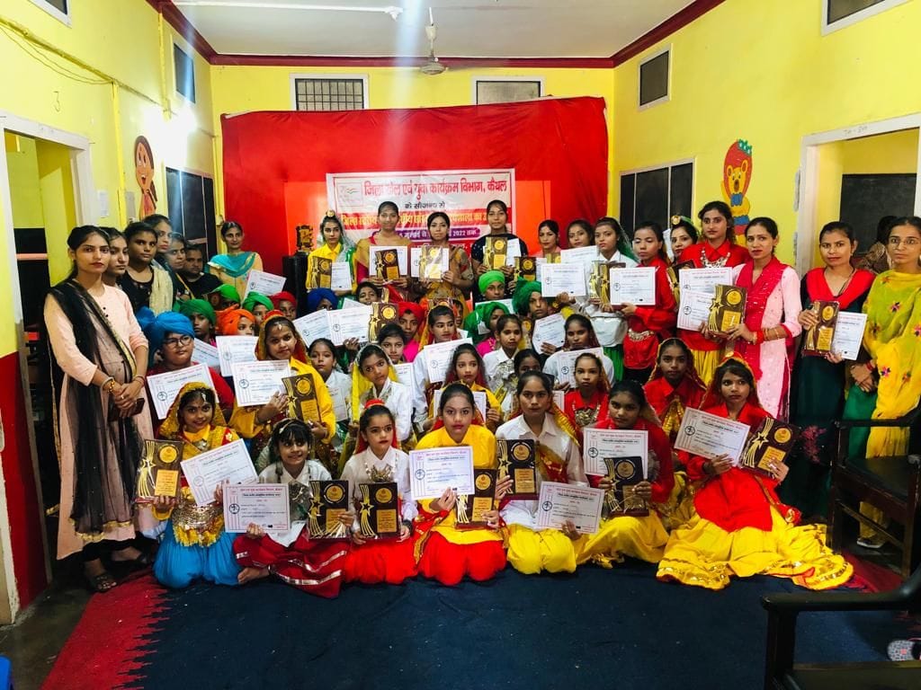 Artists gave performances of Haryanvi dance
