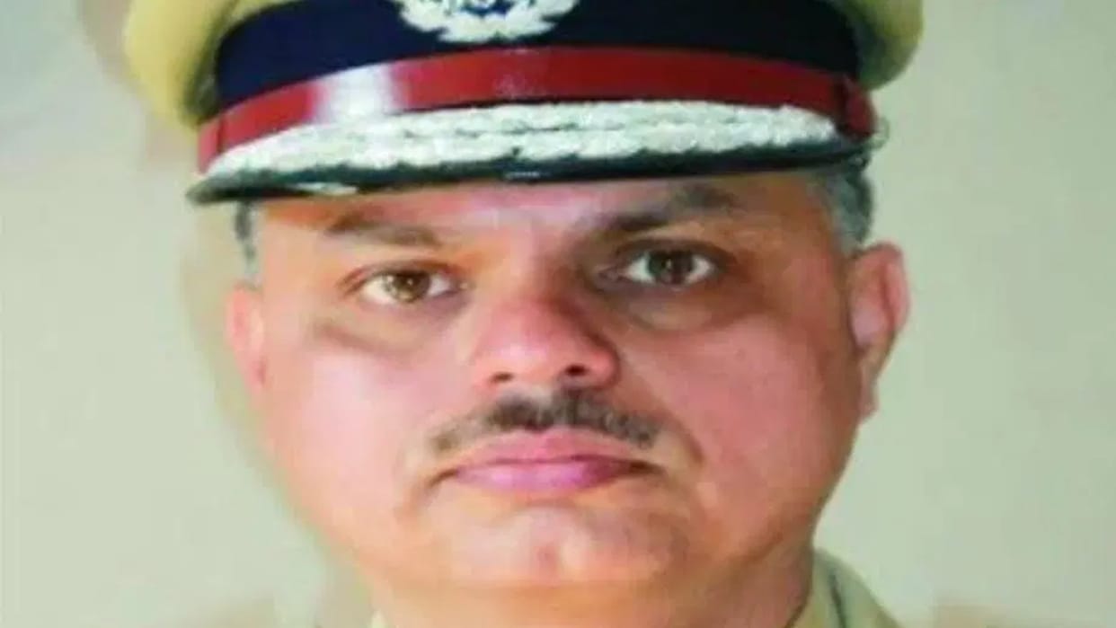 Madhya Pradesh: ADG Sanjay Kumar Jha becomes Transport Commissioner, Mukesh Jain returns to Special DG Police