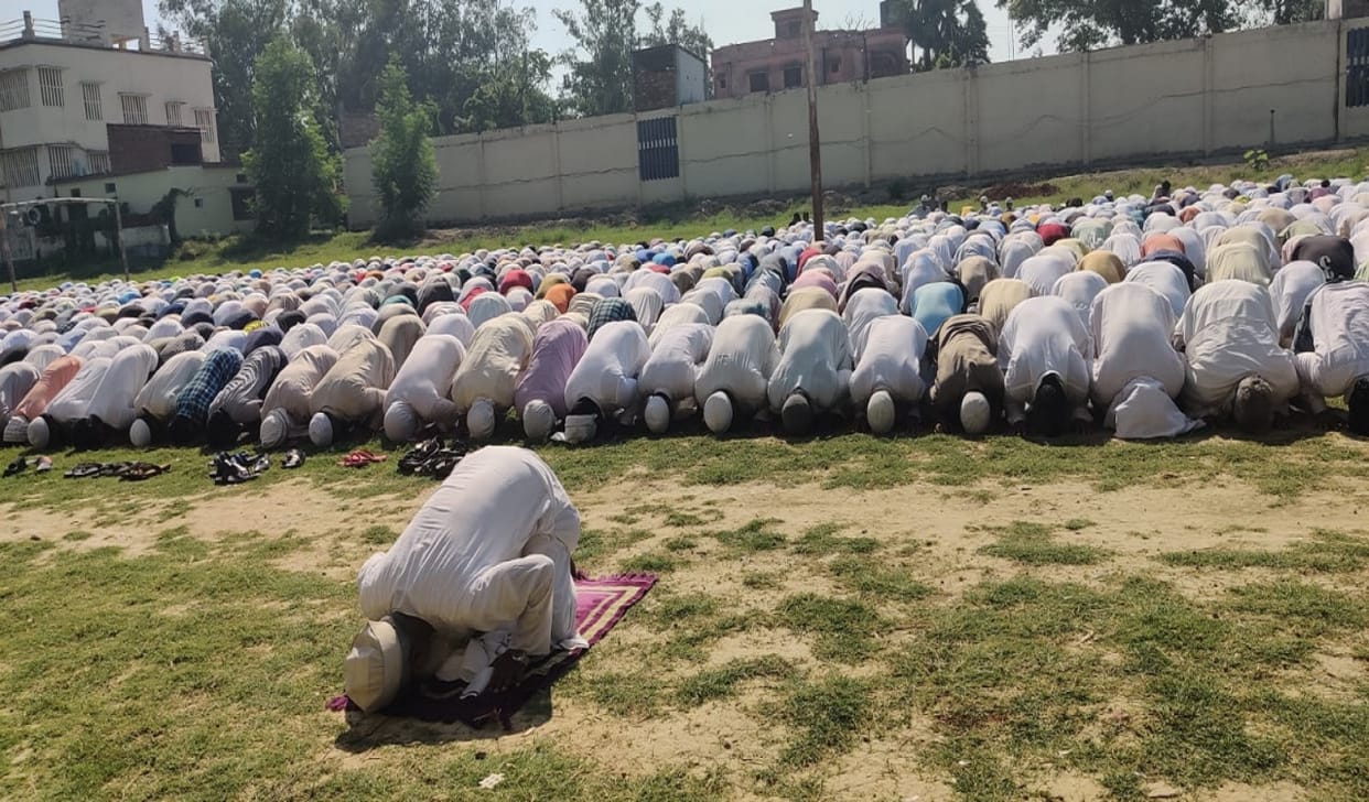 Police administration strict regarding Eid no Namaz on the road