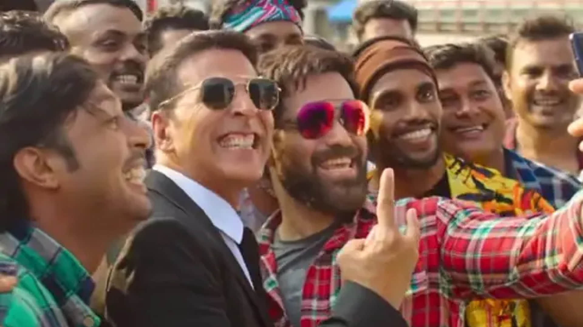 Akshay Kumar and Emraan Hashmi Selfiee to Release On 24 February 2023 directed by raj mehta