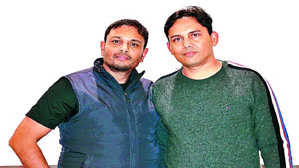 Success story of Agra Asthana brothers of who started business by Rs 1500