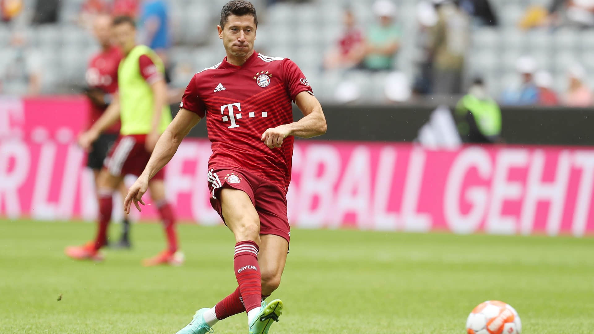 Star Footballer Robert Lewandowski Move To Barcelona, Bayern Munich Agrees deal