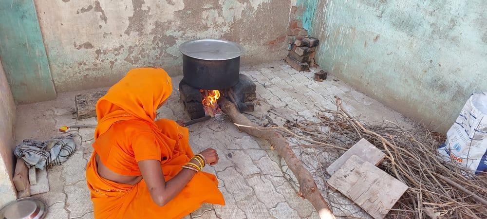 Stoves burning in schools, children upset due to smoke