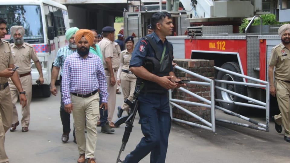 Mock Drill by Chandigarh police in Police Headquarters