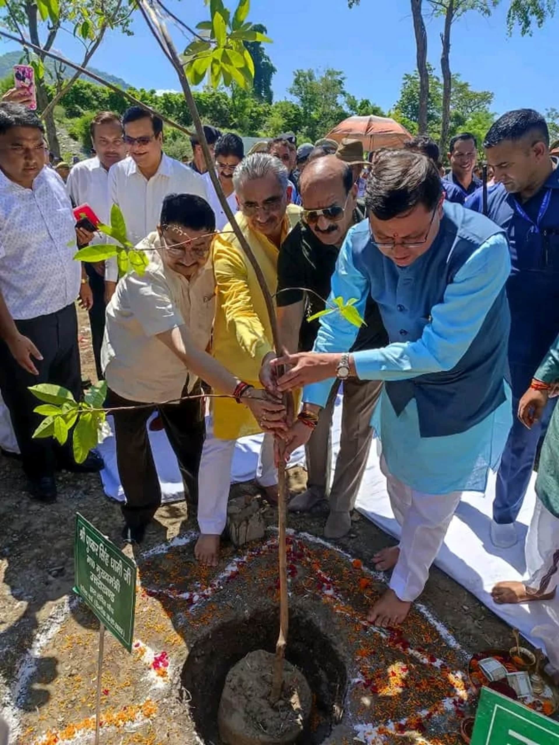 Harela festival in Devbhoomi: CM pushkar Singh Dhami planted saplings, BJP aims to plant five lakh saplings, See Photos