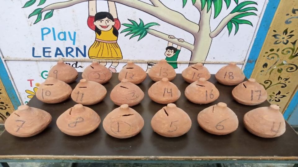 School fees of poor students being collected from piggy bank in agra