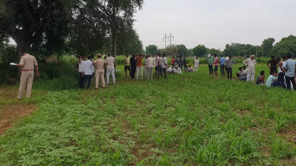 Bodies of Mother Daughter found hanging in Mahendragarh