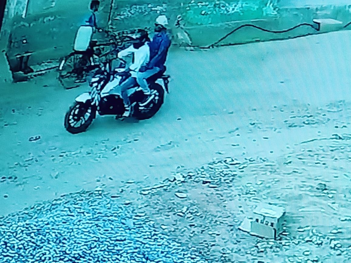 Hathras: Police checking CCTV to reach the robbers
