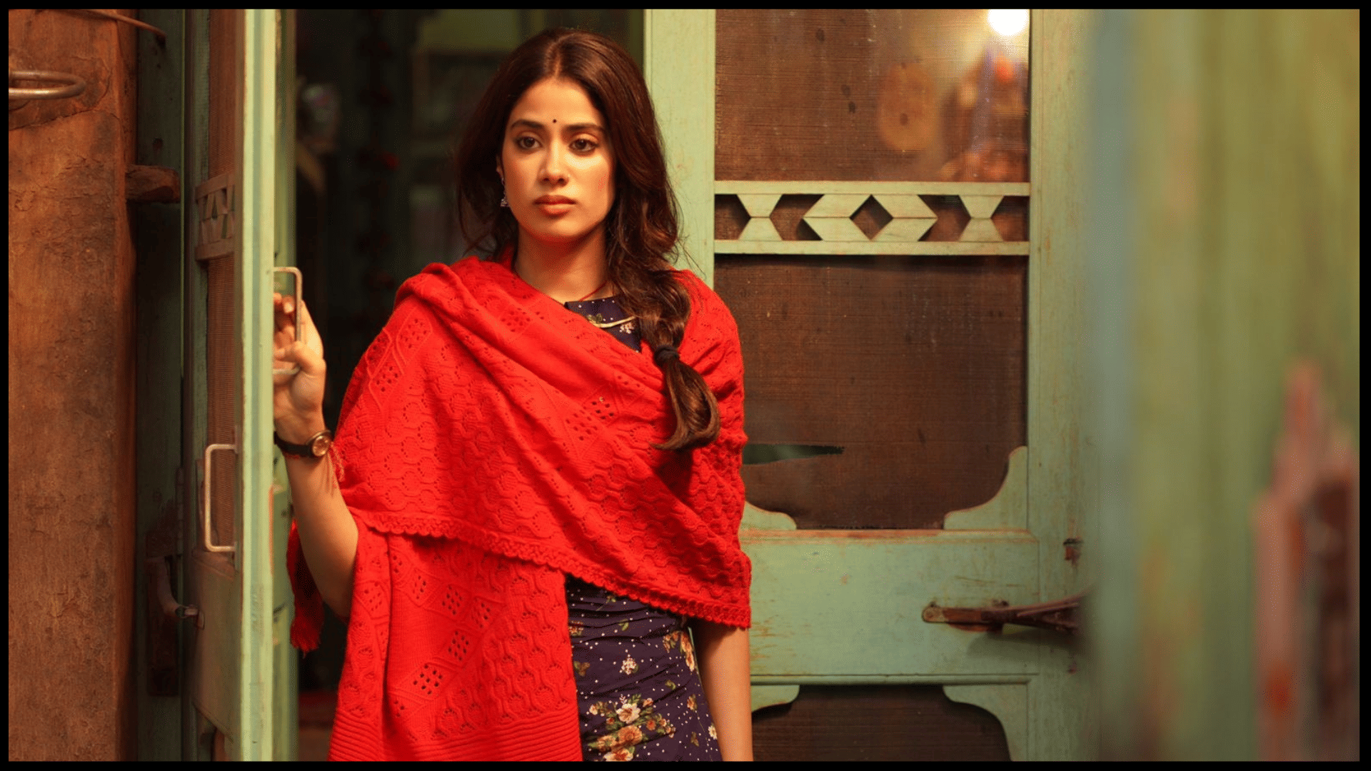 Good Luck Jerry Actress Janhvi Kapoor Dance with Crew member on Mor Mor Song goes Viral on Social Media