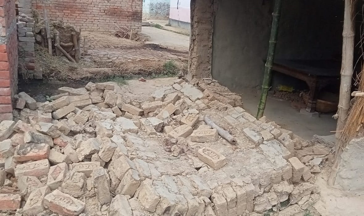 mud wall fell on real sisters playing outside house in azamgarh one sister died another injured