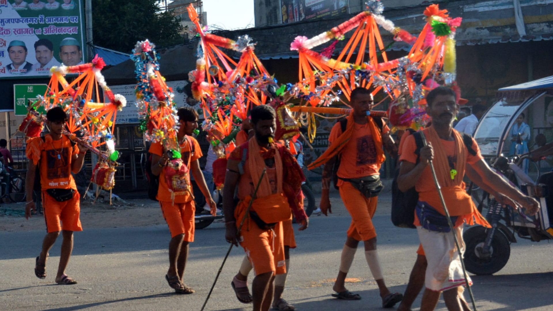 Kanwar Yatra 2022: Devotion of Blind Sapna, Mahadev came in dreams and set out to take kanwar, See Photos