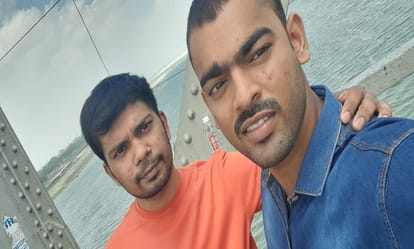 young man first took his own photo then jumped in ganga Rajghat bridge in varanasi i