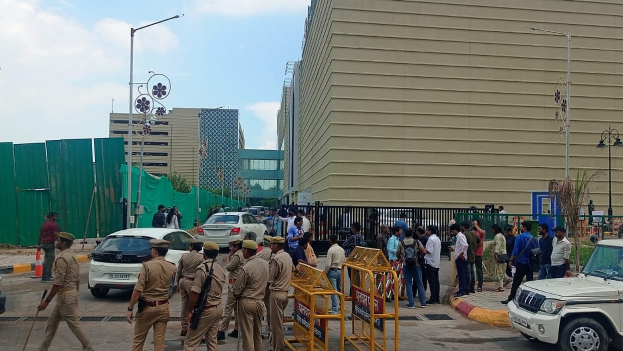 Conditional bail to five accused in the case of offering Namaz in Lulu Mall of lucknow