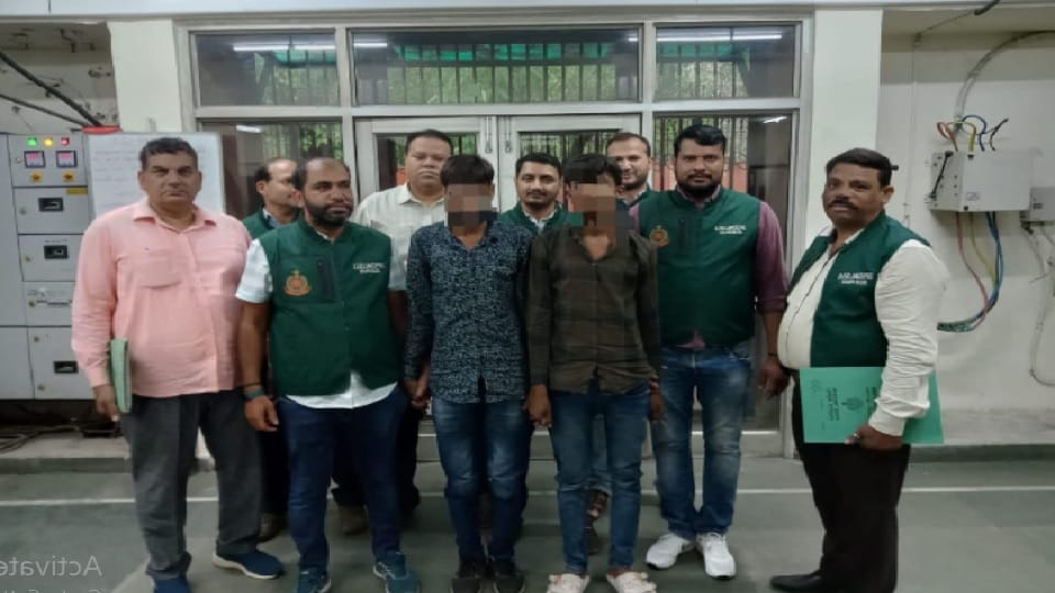 Delhi Police Special Cell caught two miscreants supplying arms to gangster Kala Jathedi gang