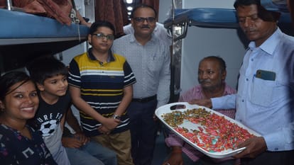 Prayagraj Express Birthday: On 38th anniversary, decorated for Delhi