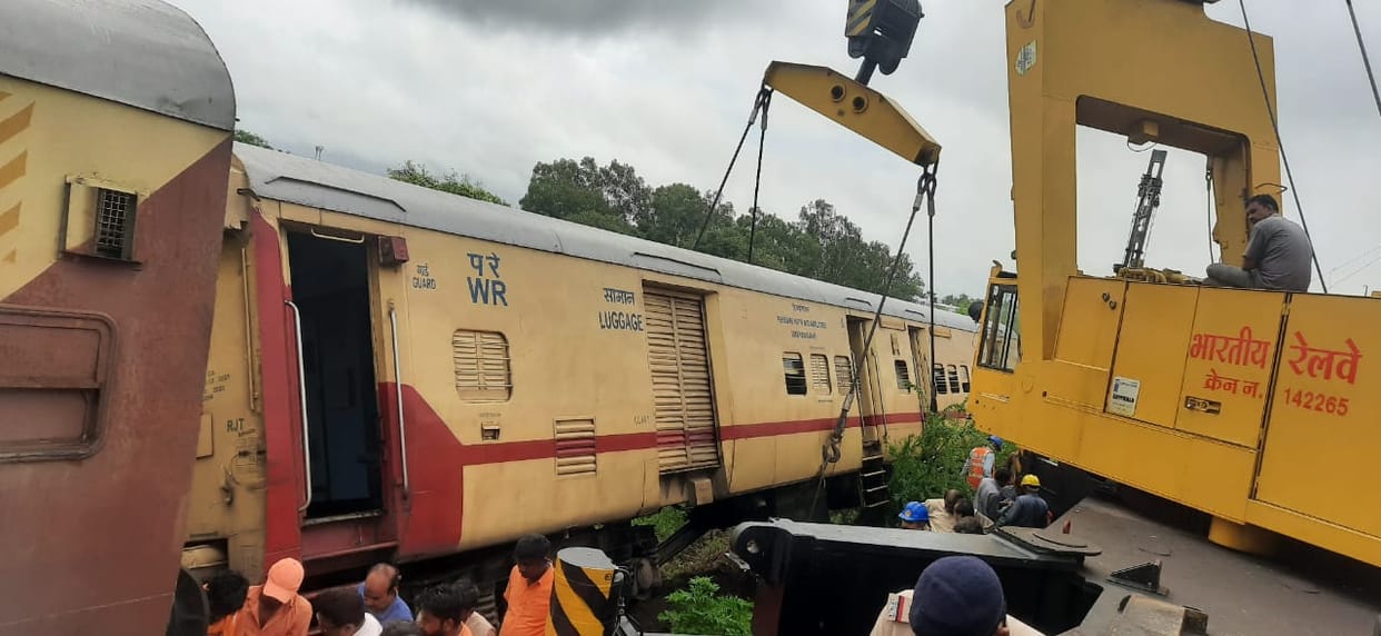 movement trains started on Ratlam Fatehabad Indore railway track