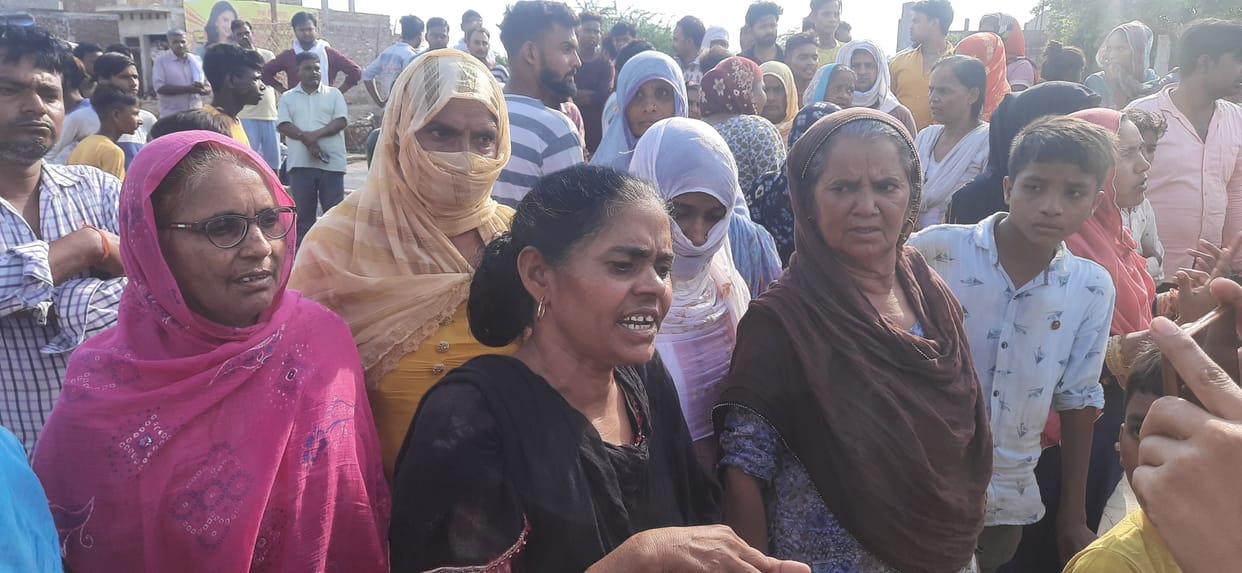 Kanpur dehat : Angry relatives blocked the Rasulabad-Jhinjhak road for three and a half hours due to lack of search for the youth