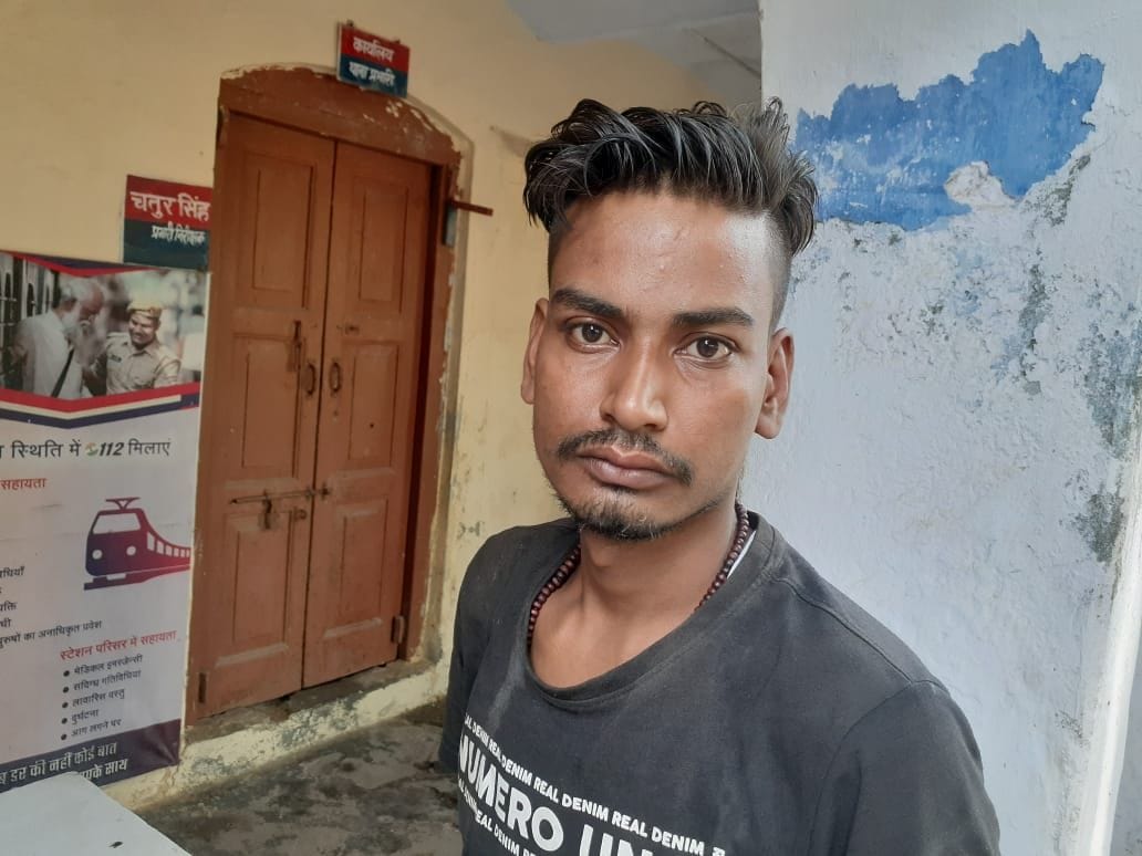 Robbed with Shiva devotee going to take Kanwar, beaten on protest