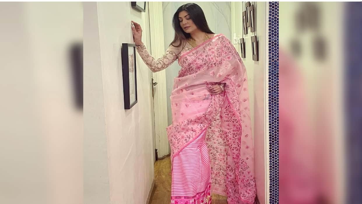 Teacher's Day 2023 best trendy saree for teacher in school function