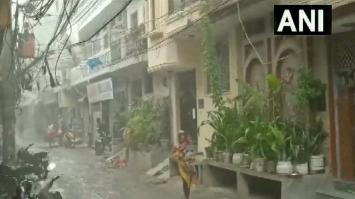 Delhi ncr weather latest updates in hindi rain lashes capital noida guru gram gaziabad faridabad news