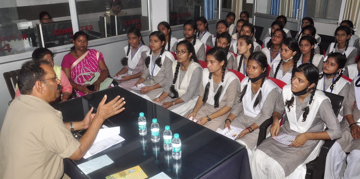 The girl students understood the work of the police closely