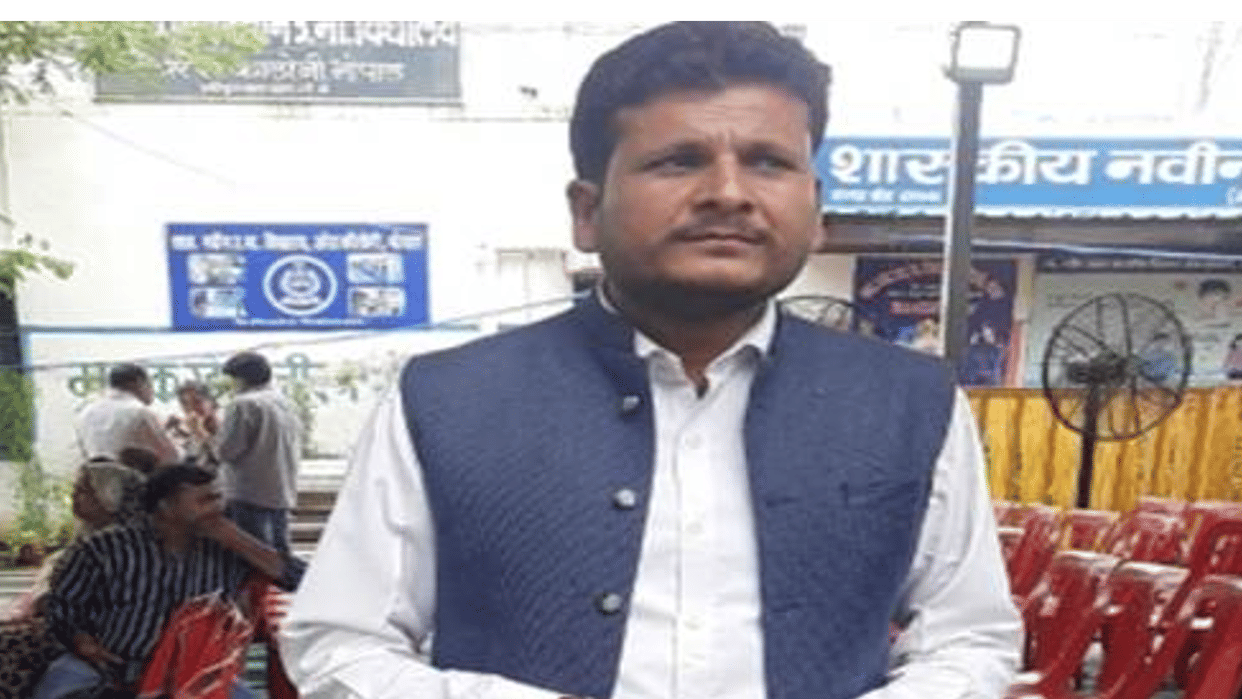 Bhopal Panchayat Chunav: Vikram, who has vowed to remain barefoot till the election is won, will wear shoes and slippers after 7 years