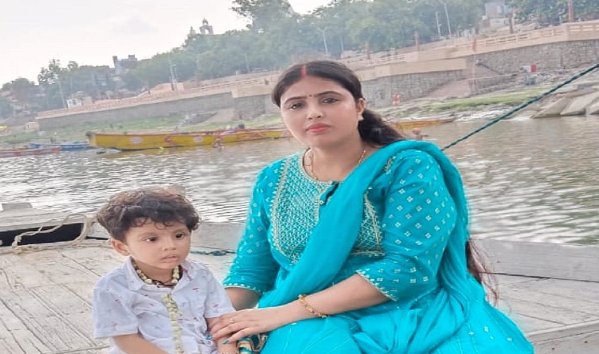 Woman commited suicide by hanging in varanasi family members allege murder